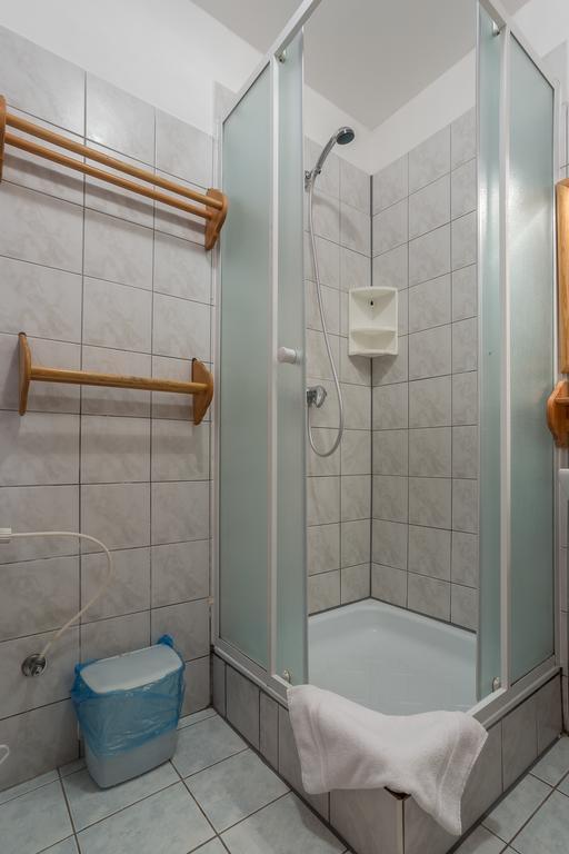Horska Chata Koliba Mariánské Lázně Exteriör bild