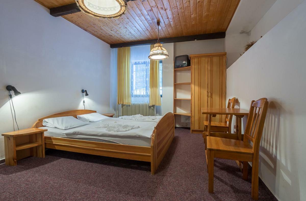 Horska Chata Koliba Mariánské Lázně Exteriör bild